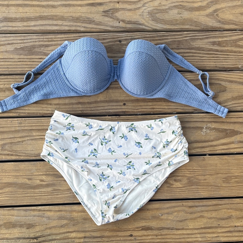 Shade & Shore Swimsuit Set.